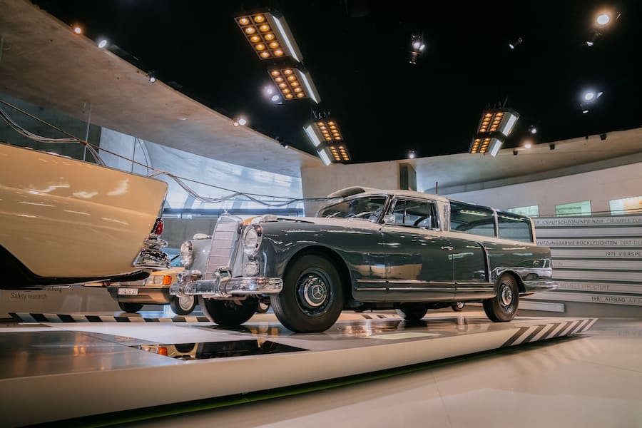 Vorne „Adenauer“, hinten Datenlabor: Mercedes-Benz 300 Messwagen von 1960