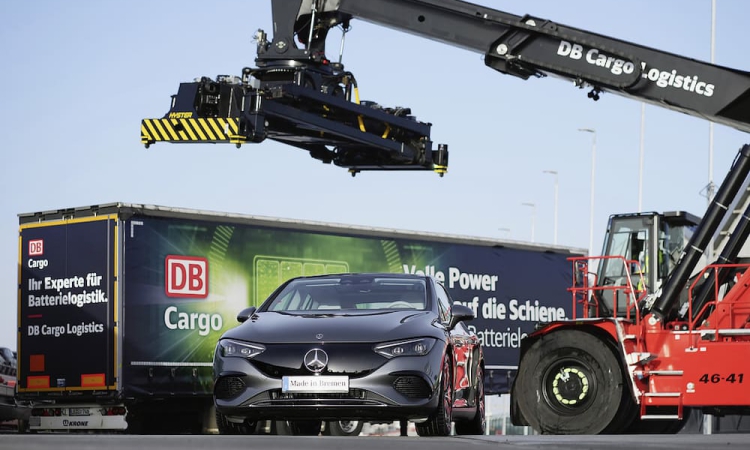 Mercedes-Benz setzt Batterien mit DB Cargo auf die grüne Schiene