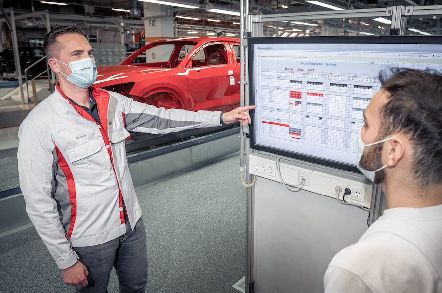 Schichtarbeit mit Spielraum: Pilotprojekt zu flexibleren Arbeitszeiten in der Audi Produktion
