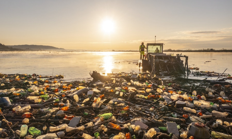 Donau-Clean-up-Mission in Rumänien: mehr als fünf Bootsladungen Müll pro Tag gesammelt 