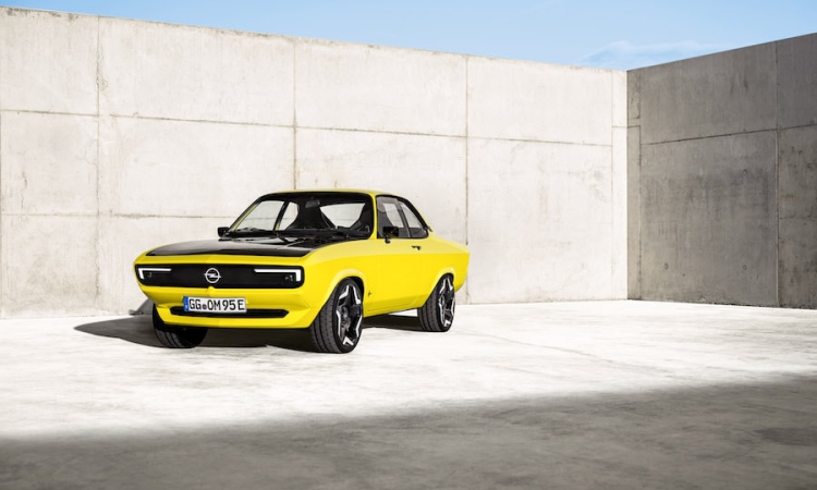 Opel Manta GSe ElektroMOD mit Internationalem Deutschen PR-Preis 2022 ausgezeichnet