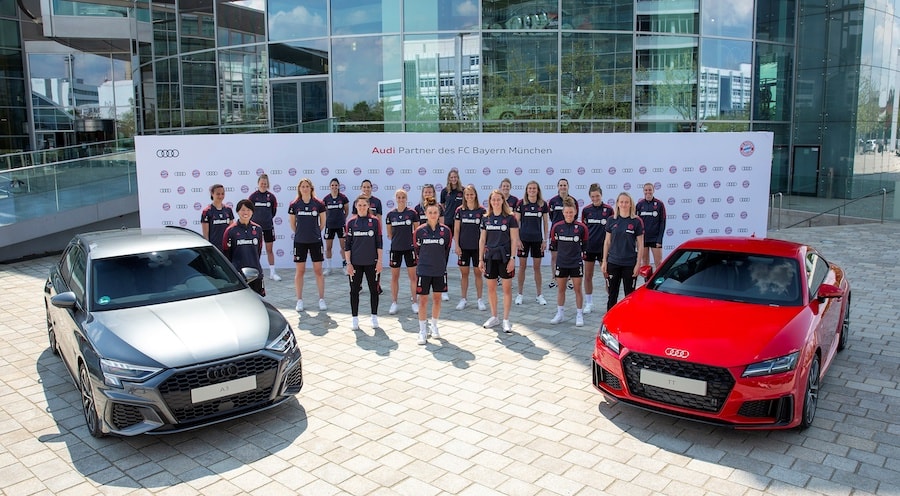 Audi stattet Frauenmannschaft des FC Bayern München mit Fahrzeugen aus