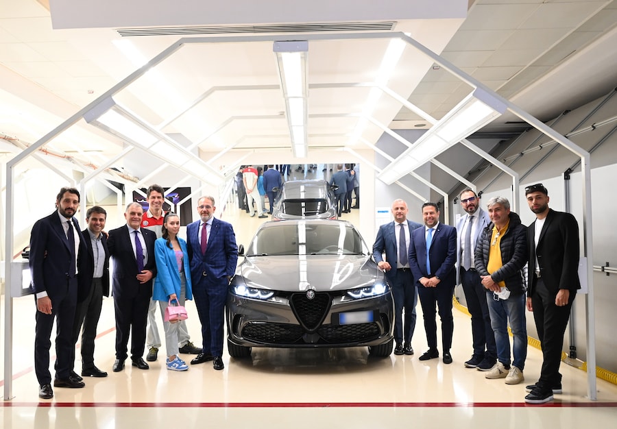 Auslieferung des neuen Alfa Romeo Tonale mit speziellem Programm für die ersten Kunden gestartet