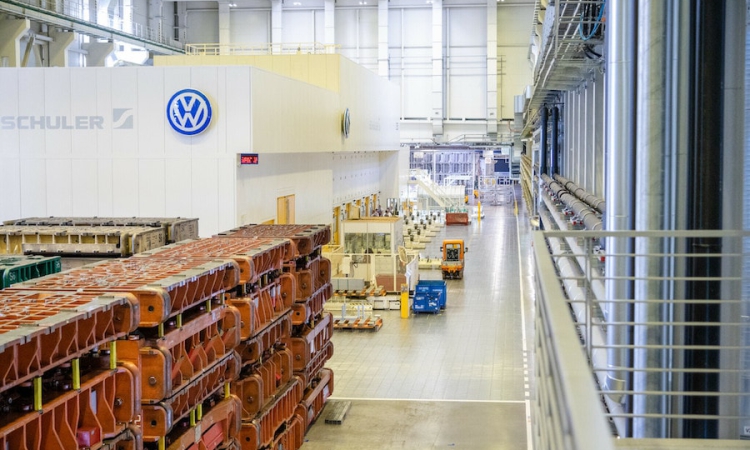 Geschlossener Kreislauf für Aluminium: Volkswagen Slovakia nähert sich der CO2-Neutralität 