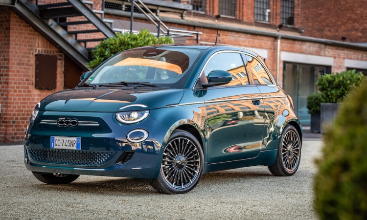Fiat 500 Elektro im Juli erneut Deutschlands meistverkauftes E-Auto