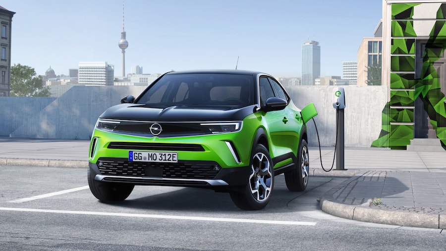 Lange Fahrten, kurze Pausen: 100-kW-Schnellladen mit Opel Mokka-e und Co
