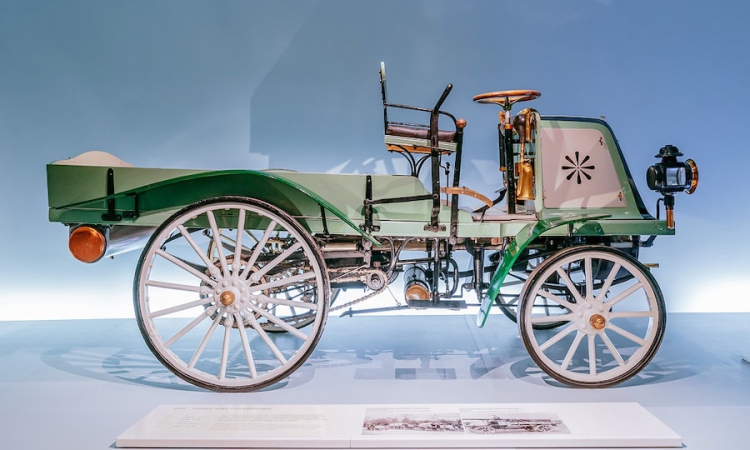 Mit den Genen von Sprinter & Co.: Der Daimler Motor-Geschäftswagen von 1899