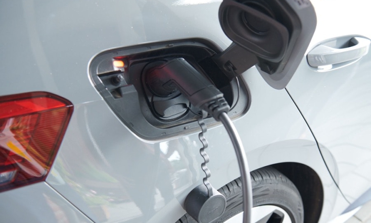 Stromspeicher auf vier Rädern - Elektroautos bieten zusätzliches Potenzial im Energiesystem der Zukunft