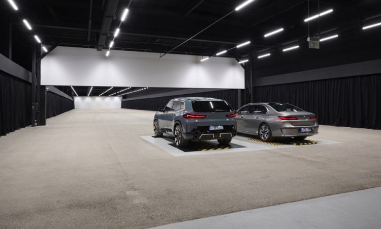 BMW Group nimmt neuen Lichtkanal für die Erprobung von Scheinwerfern und Exterieurbeleuchtung in Betrieb