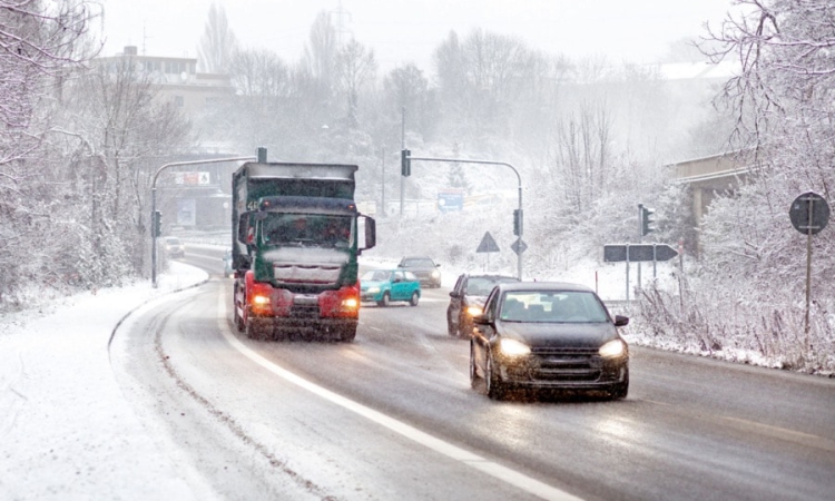 Auch im Winter sicher ankommen - Ein guter Winterdienst und richtiges Fahrverhalten schaffen mehr Sicherheit