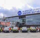 Opel übergibt acht Vivaro Electric an den Airport Nürnberg