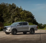 Neuer Toyota Hilux 48V Mild-Hybrid meistert alle Herausforderungen des Arbeitsalltags